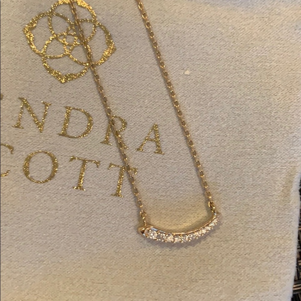 Kendra Scott rose gold necklace